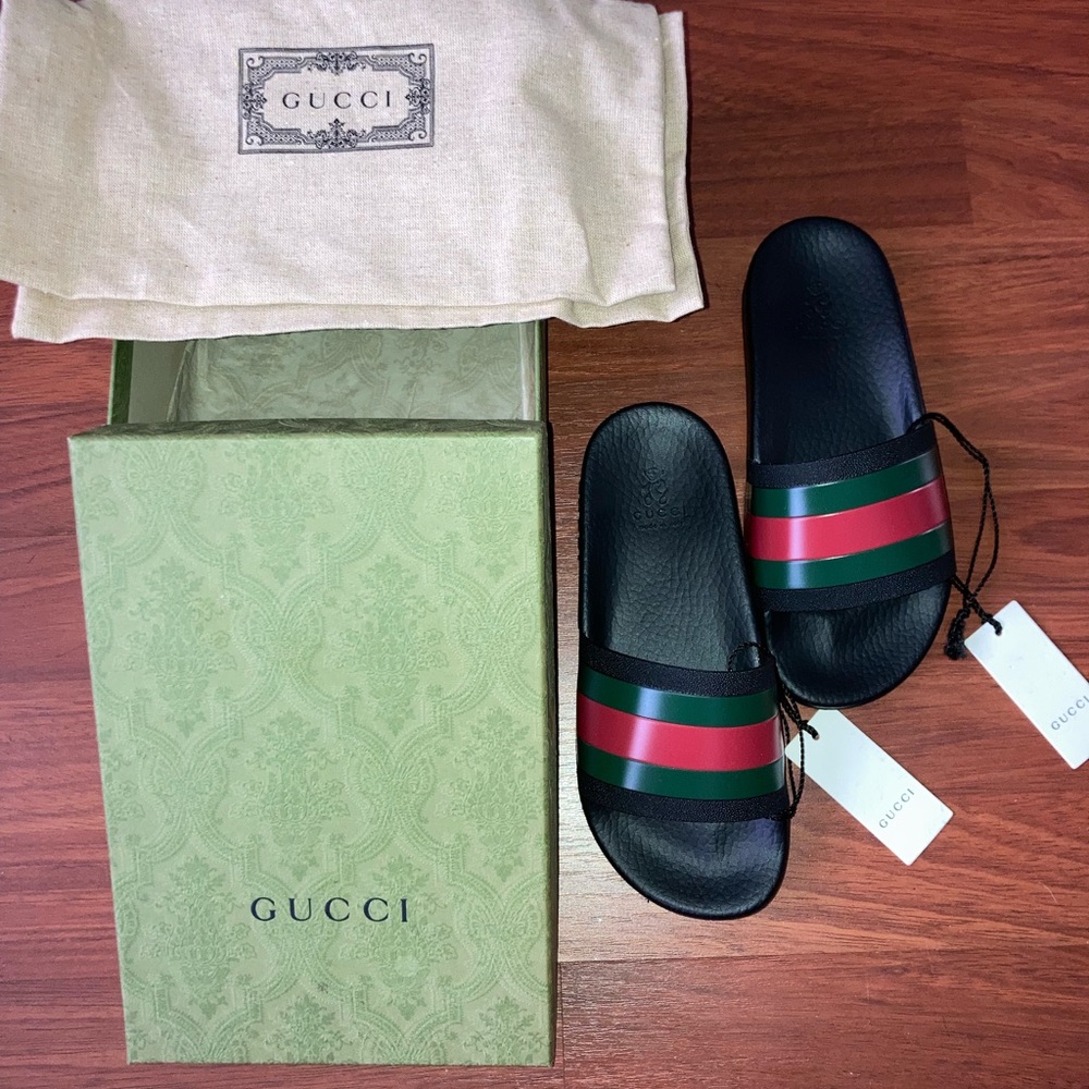 Kids Gucci slides